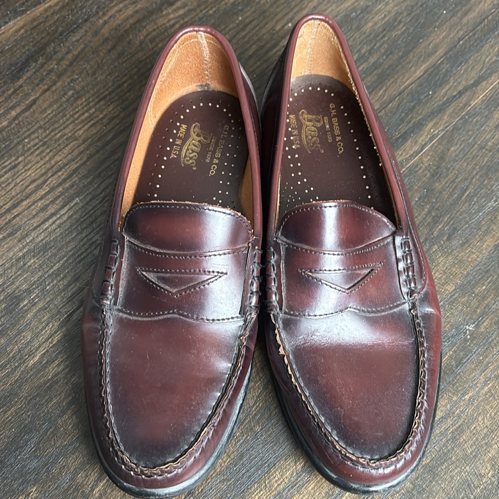 Vintage Bass loafers,made in USA,leather,burgundy,size 8.5D men’s,10 women